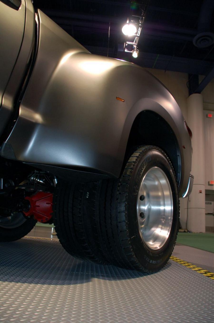  Toyota Tundra Diesel Dually Project Vehicle 2007 года  (фото 11 из 13)